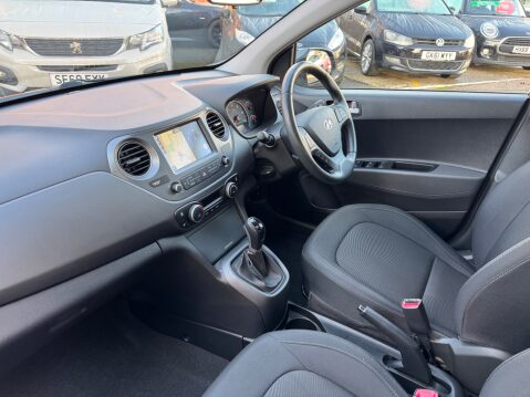 Hyundai i10 PREMIUM SE 11