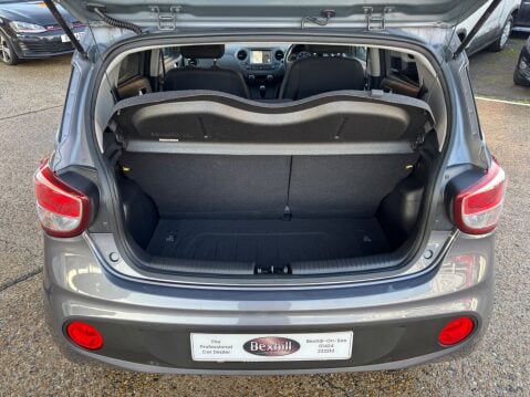 Hyundai i10 PREMIUM SE 8