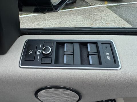Land Rover Range Rover SDV8 VOGUE 17
