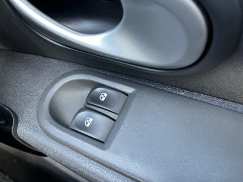 Renault Clio 1.6 VVTGT LINE TOMTOM AUTOMATIC 19