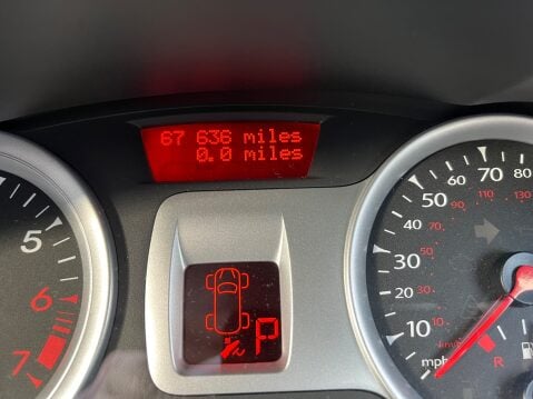 Renault Clio 1.6 VVTGT LINE TOMTOM AUTOMATIC 18
