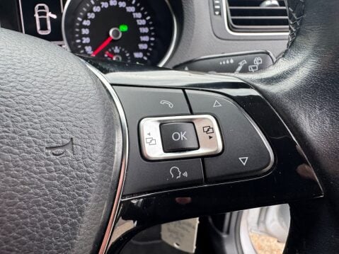 Volkswagen Polo SE TSI DSG 15