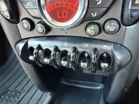 Mini Hatch COOPER 17