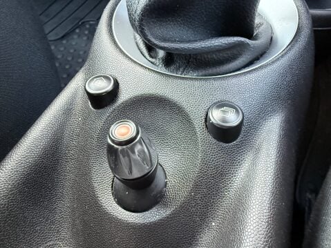 Mini Hatch COOPER 18