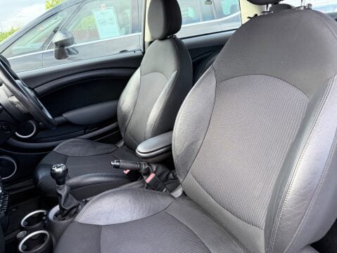 Mini Hatch COOPER 11