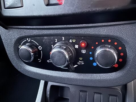 Dacia Duster 1.6 AMBIANCE SCE 13