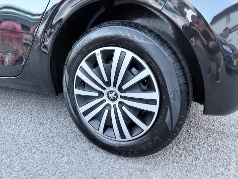 Peugeot 208 1.0 ACCESS A/C 8