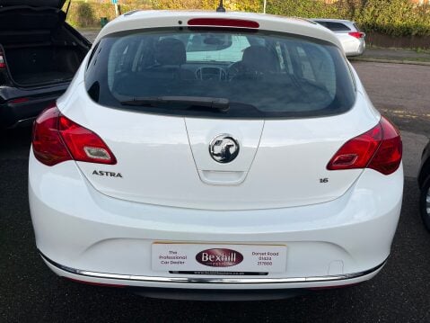 Vauxhall Astra 1.6 EXCITE 5