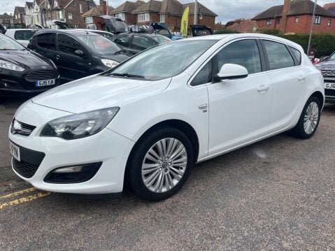 Vauxhall Astra 1.6 EXCITE 1