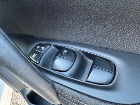 Nissan Qashqai N-CONNECTA DIG-T 16