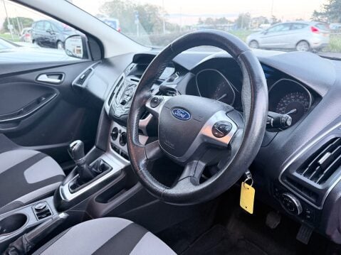 Ford Focus 1.0 ZETEC 9