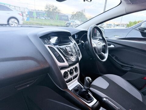 Ford Focus 1.0 ZETEC 8