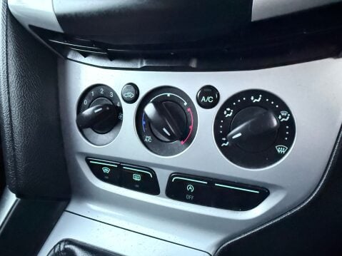 Ford Focus 1.0 ZETEC 12