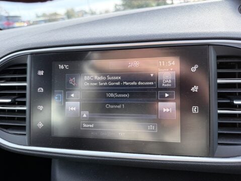 Peugeot 308 1.2 PURETECH SW ALLURE 13