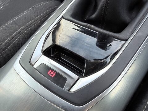 Peugeot 308 1.2 PURETECH SW ALLURE 17