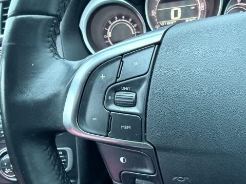 Citroen DS4 E-HDI AIRDREAM DSTYLE 19