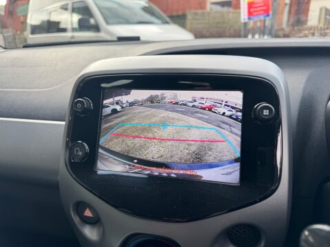 Toyota Aygo VVT-I X-PLAY TSS 18