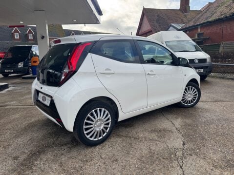 Toyota Aygo VVT-I X-PLAY TSS 2