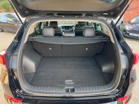 Hyundai TUCSON CRDI PREMIUM BLUE DRIVE 10