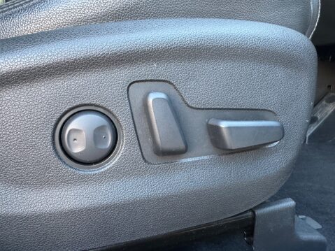 Hyundai TUCSON CRDI PREMIUM BLUE DRIVE 18