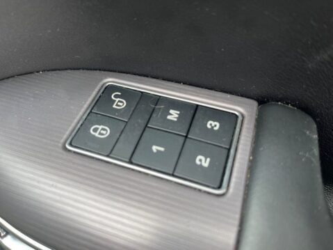 Land Rover Range Rover Sport 2.0 P400E HSE 31