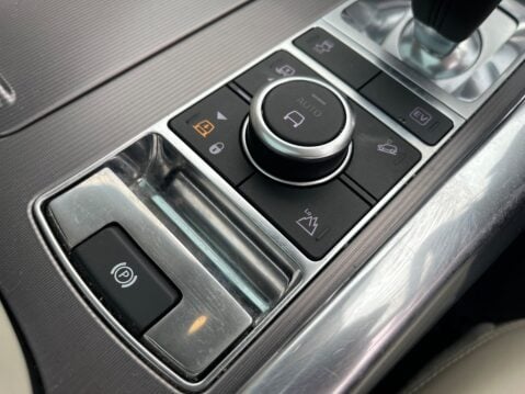 Land Rover Range Rover Sport 2.0 P400E HSE 15