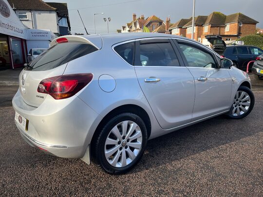 Vauxhall Astra 2.0 CDTI ELITE 