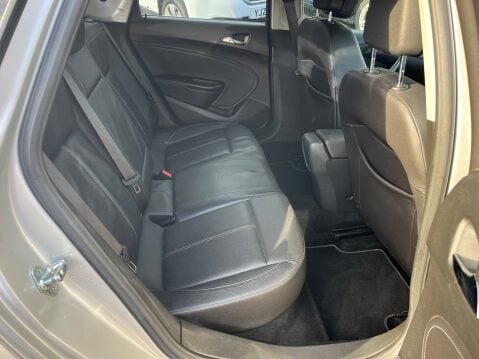 Vauxhall Astra 2.0 CDTI ELITE 6