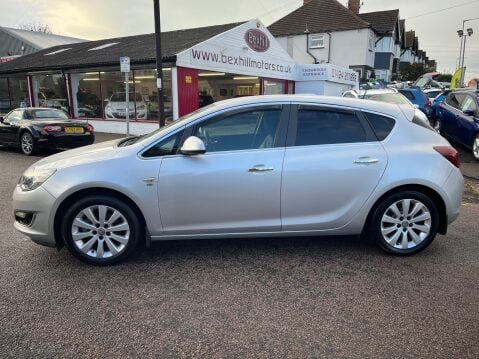 Vauxhall Astra 2.0 CDTI ELITE 10