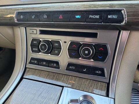 Jaguar XF D PREMIUM LUXURY SPORTBRAKE 15