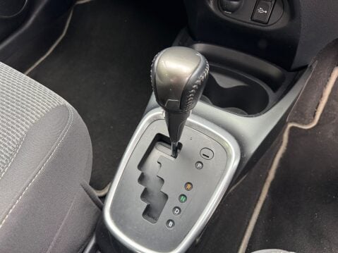 Toyota Yaris VVT-I ICON M-DRIVE S 19