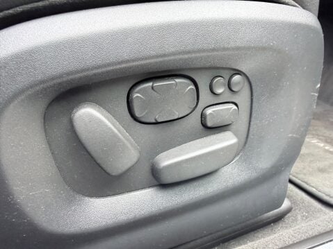 Jaguar XF D V6 R-SPORT BLACK 18