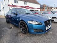 Jaguar XF D V6 R-SPORT BLACK 4