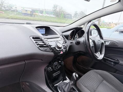 Ford Fiesta 1.0 TITANIUM ECOBOOST 9