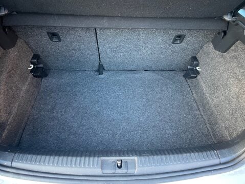 Volkswagen Polo 1.0 SE 7