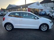 Volkswagen Polo 1.0 SE 8