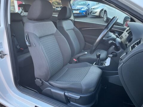 Volkswagen Polo 1.0 SE 3