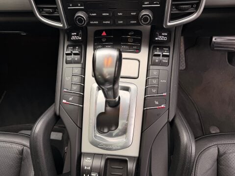 Porsche Cayenne D V6 TIPTRONIC S 21