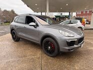 Porsche Cayenne D V6 TIPTRONIC S 5