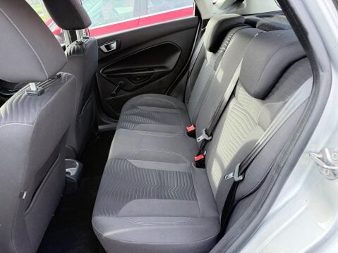 Ford Fiesta 1.0 ZETEC 11