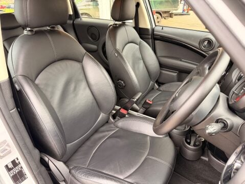 Mini Countryman COOPER 3