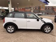 Mini Countryman COOPER 8