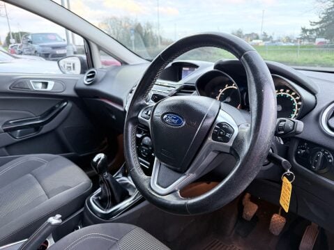 Ford Fiesta 1.0 TITANIUM 10