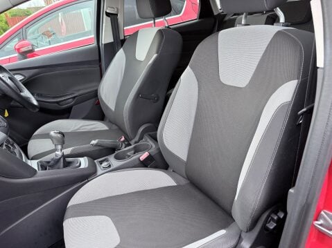 Ford Focus 1.0 ZETEC 11