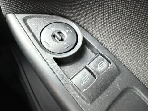 Ford Focus 1.0 ZETEC 20