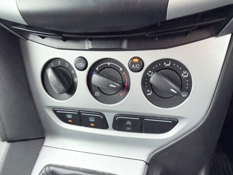 Ford Focus 1.0 ZETEC 13