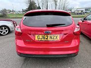 Ford Focus 1.0 ZETEC 6