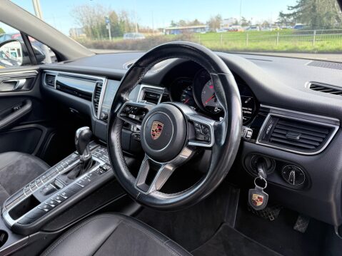 Porsche Macan D S PDK 10
