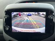 Toyota Aygo 1.0 VVT-I X-CLUSIV 17