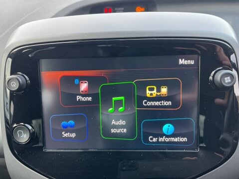 Toyota Aygo 1.0 VVT-I X-CLUSIV 23